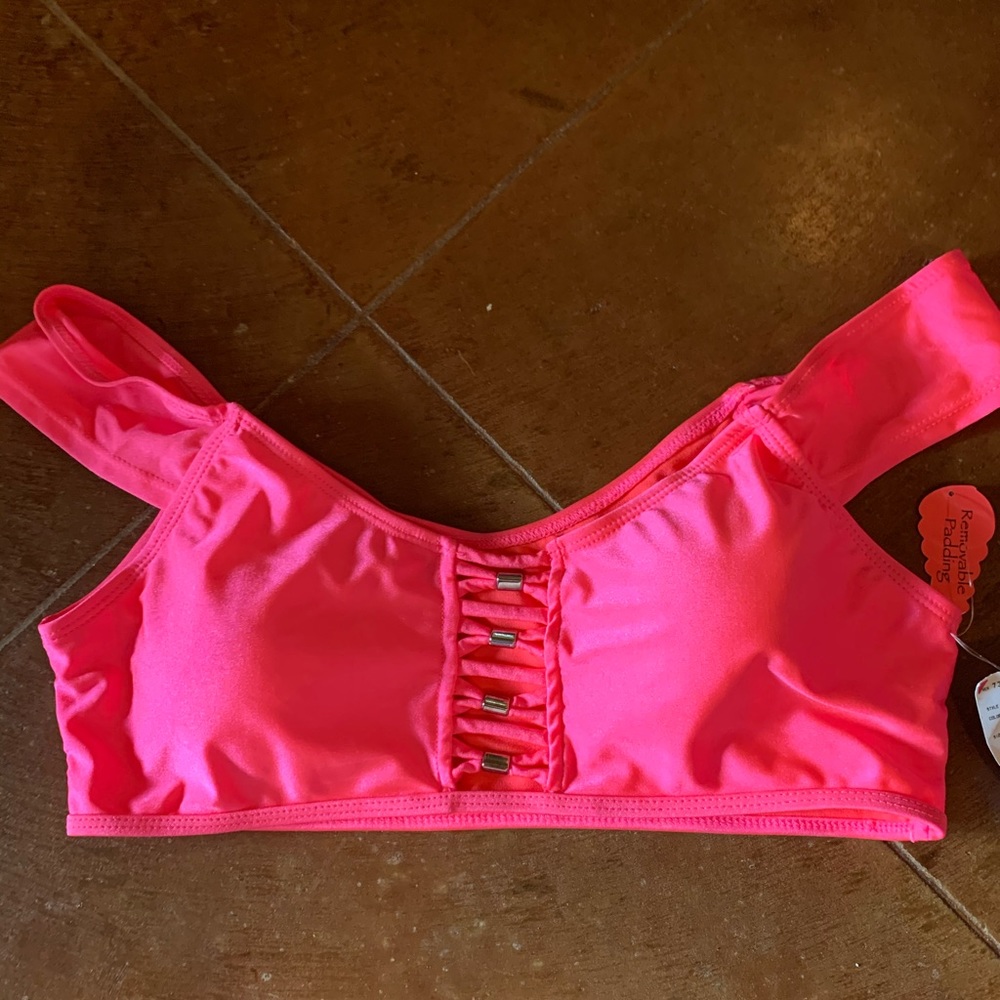 Bikini - Picture 2 of 2